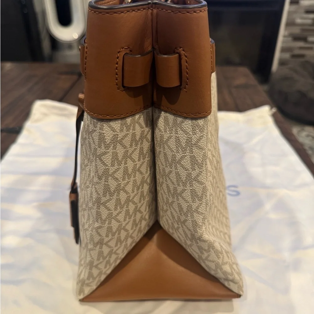 Michael Kors Large Gramercy Satchel (EUC)